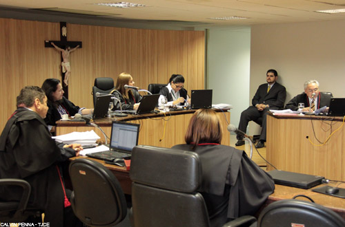 Empresa de ônibus deve pagar R$ 50 mil para família de ciclista que morreu após acidente de trânsito