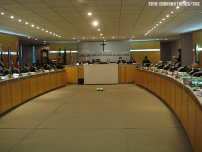 TJCE concede mandado de segurança para professora concursada preterida por terceirizados