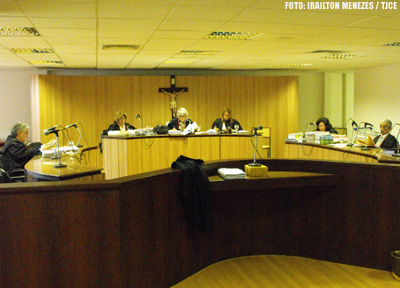 Justiça assegura a servidores públicos direito de receber salário mínimo