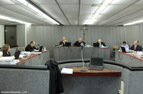 Condenado a 24 anos de reclusão por tráfico de drogas deve permanecer preso