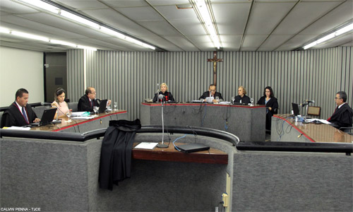 Pais de motociclista morto em acidente vão receber R$ 100 mil do Município de Fortaleza e de empresa