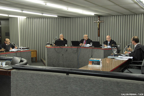 Justiça nega liberdade para acusado de tentar arrombar caixa eletrônico