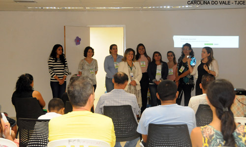 Famílias em conflitos conjugais participam de oficina no Fórum de Fortaleza