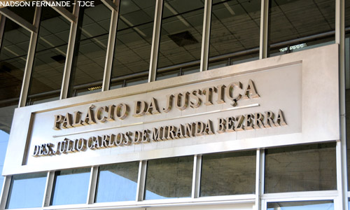 Poder Judiciário terá plantão no feriado desta quarta-feira