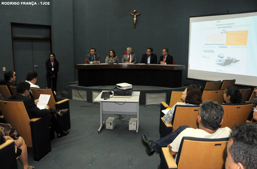 Central de Apoio à Área Criminal se reúne com delegados e diretores de presídios