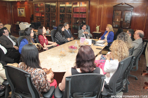 Presidente do TJCE recebe representantes da Associação Cearense de Magistrados