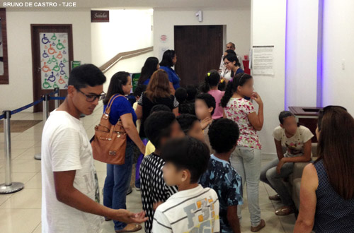 Cejai leva crianças de abrigo ao cinema