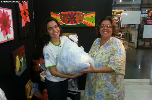 Cejai recebe doação de roupas pelo Dia Nacional da Adoção