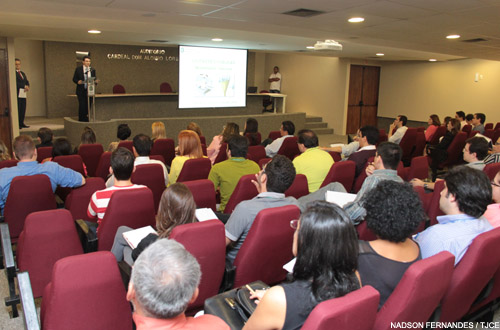 Palestra sobre licitação pública abre semana de curso no TJCE