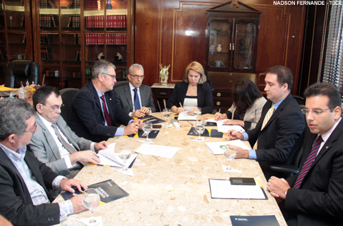 Presidente do TJCE assina convênio para fortalecer Justiça Restaurativa no Ceará