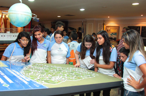 Estudantes visitam sede da Justiça de 2º Grau