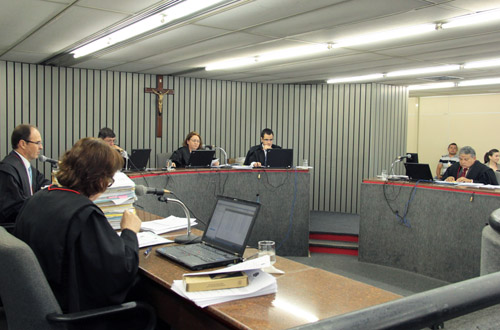 Acusado de homicídio qualificado no bairro Vila União deve permanecer preso