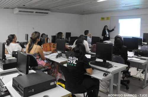 Fórum capacita policiais civis para enviar eletronicamente inquéritos à Justiça