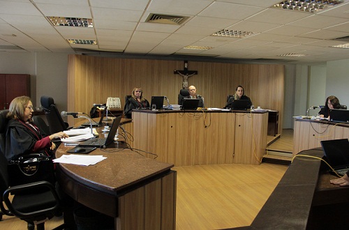 Empresa de ônibus deve indenizar vítima de acidente