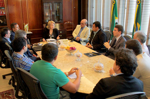 TJCE discute limitações orçamentárias com servidores