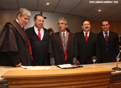 Desembargadores Gerardo Brígido e Ademar Mendes Bezerra assumem a direção do TRE