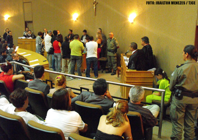 Lara França é condenada a 18 anos de prisão pela morte da mãe adotiva