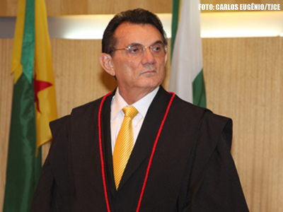 Desembargador Gurgel Holanda assume Coordenadoria da Infância e da Juventude