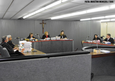 Justiça condena banco a indenizar cliente