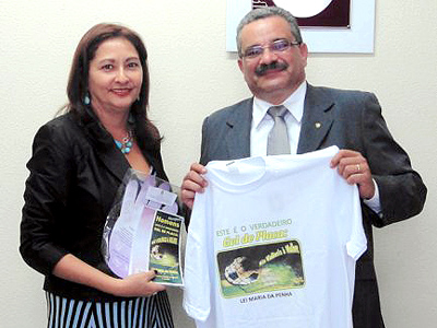 Juizado e Federação de Futebol divulgam Lei Maria da Penha durante clássico-rei