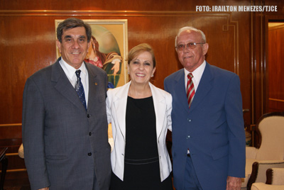 Desembargador Arísio Lopes recebe visita da desembargadora paulista Maria Cristina Zucchi