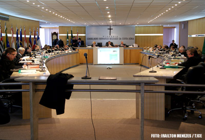 Pleno promove quatro juízes que atuam nas comarcas do Interior e RMF