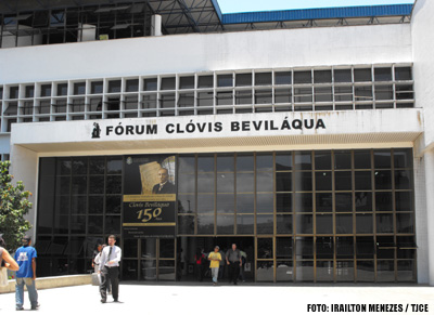 Acusado de matar ex-namorado da mãe é condenado a quatro anos de prisão