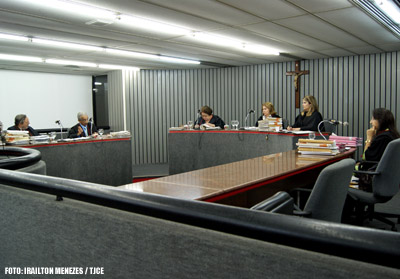 Empresa de ônibus deve pagar indenização de R$ 7,6 mil à vítima de acidente de trânsito