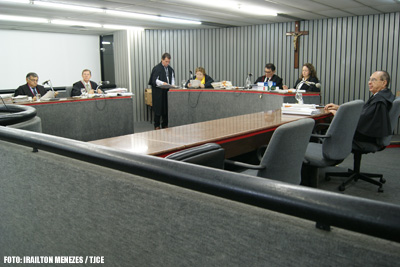 Coelce é condenada a pagar indenização por dano moral no valor de R$ 12 mil