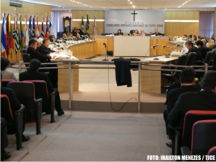 Des. Emanuel Leite pede vista do processo que questiona reajuste do IPTU de Fortaleza