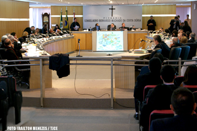 Tribunal de Justiça promove juízes da Capital e do Interior