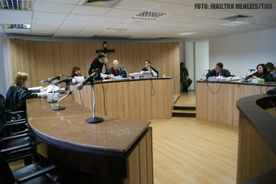 6ª Câmara Cível confirma direito à licença-maternidade de professora temporária