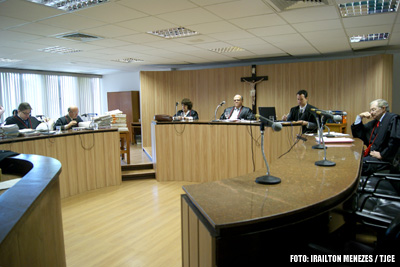 Justiça anula ato do prefeito de Campos Sales que removeu professora arbitrariamente