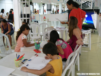 Psicólogos e assistentes sociais atendem as partes durante mutirão de conciliação