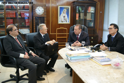 TJCE e UVA farão convênio para capacitar interessados em adoção no Interior