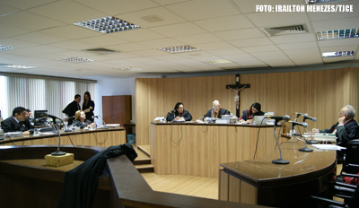 Unimed é condenada a pagar indenização de R$ 25 mil por negar exame a cliente