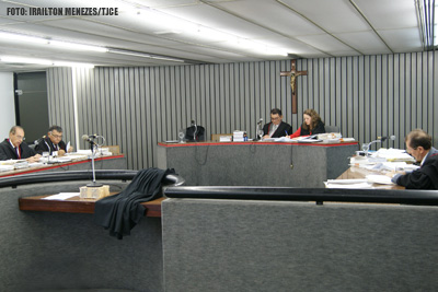 Município de Santa Quitéria é condenado a remunerar médico por plantões prestados