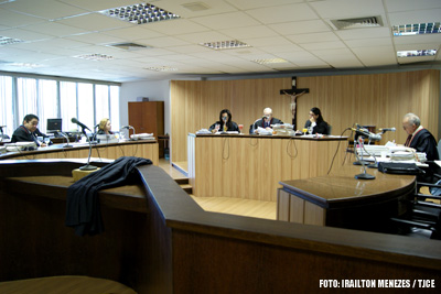 Farmácias Pague Menos é condenada a indenizar cliente vítima de sequestro