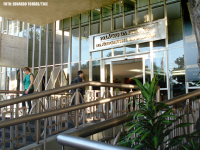 Justiça autoriza quebra de sigilo telefônico do prefeito de Iguatu e do deputado José Ilo