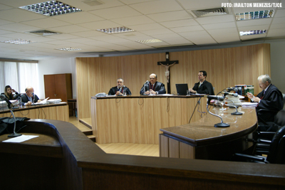 Justiça determina que Município de São Luís do Curu reintegre servidores