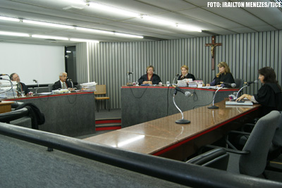 Município de Cascavel deve pagar R$ 10,5 mil à viúva que teve casa danificada por árvore