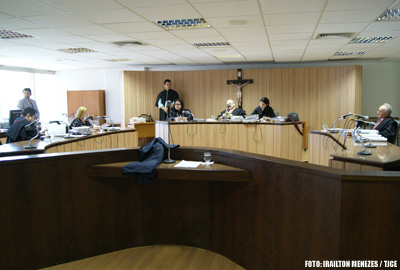 6ª Câmara Cível condena agência de viagens e empresa de seguros a indenizar clientes