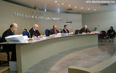 Justiça declara inválida resolução que aumentava subsídio dos vereadores de Chaval