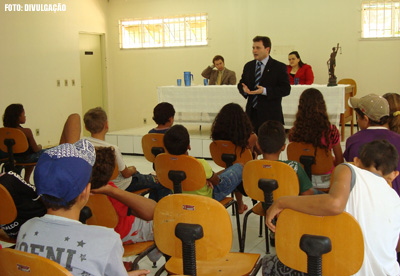 Semana do Juiz na Escola mobiliza mil estudantes em Icapuí