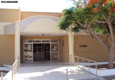 Juiz condena ex-prefeito de Reriutaba a devolver mais de R$ 8 milhões aos cofres públicos