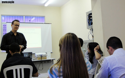 Juizado da Mulher capacita servidores para solucionar conflitos com atendimento humanizado