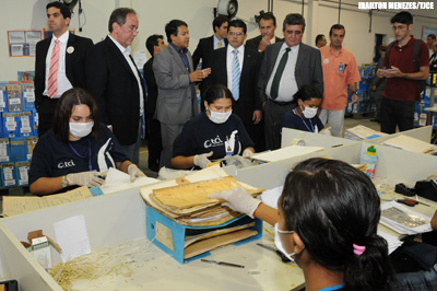 Central de digitalização de processos do Judiciário estadual recebe visita da OAB/CE