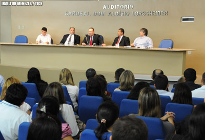 Presidente do TJCE conduz solenidade de encerramento de capacitação de novos servidores