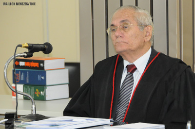 Discurso de despedida do desembargador Celso Albuquerque Macêdo