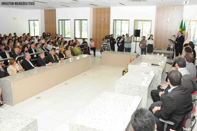 Desembargador Ernani Barreira Porto inaugura Fórum da Comarca de Tauá